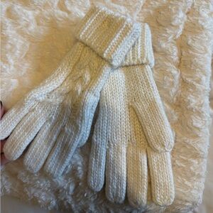 Cozy Cream Knit Gloves